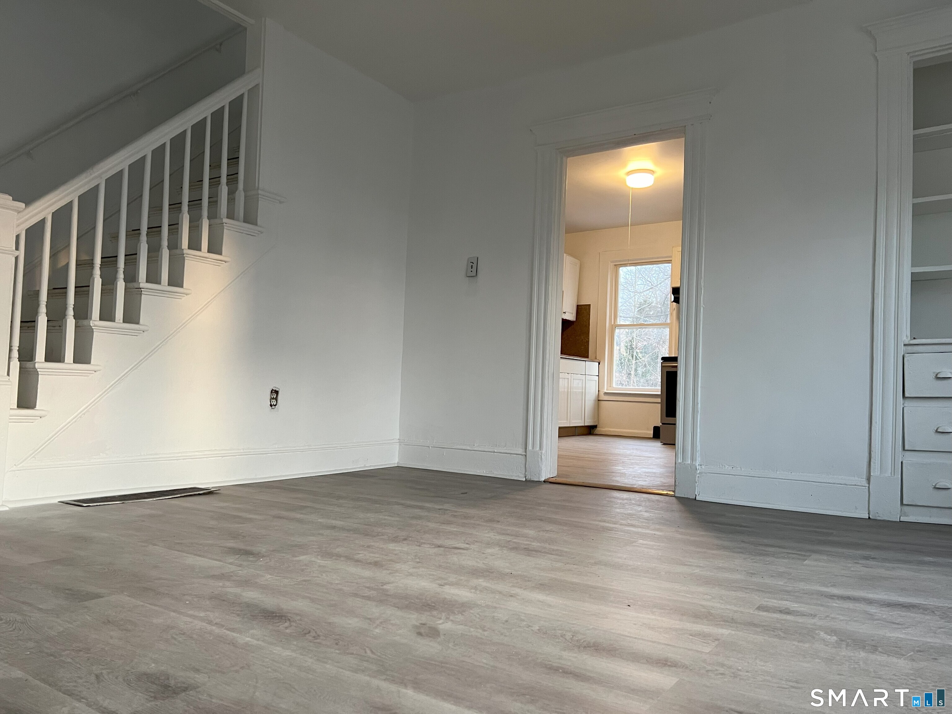 14 Delmont Street Manchester, CT 06042 - Photo 7 of 37