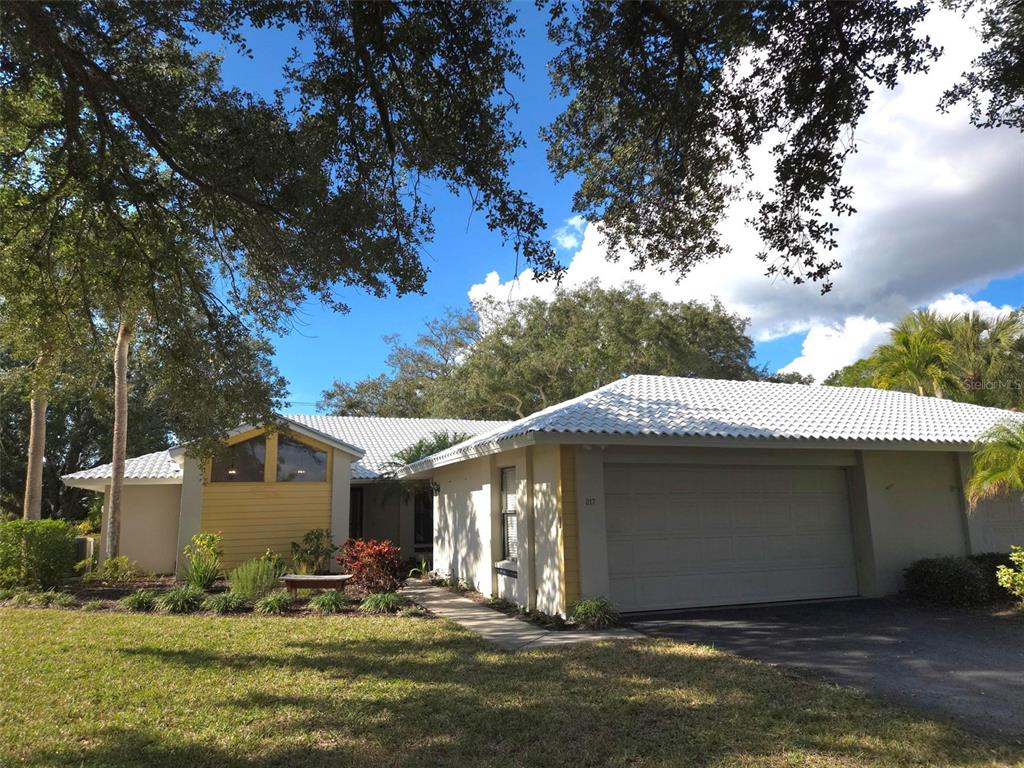 217 Southampton Drive, Unit 286 Venice, FL 34293 - Photo 2 of 66