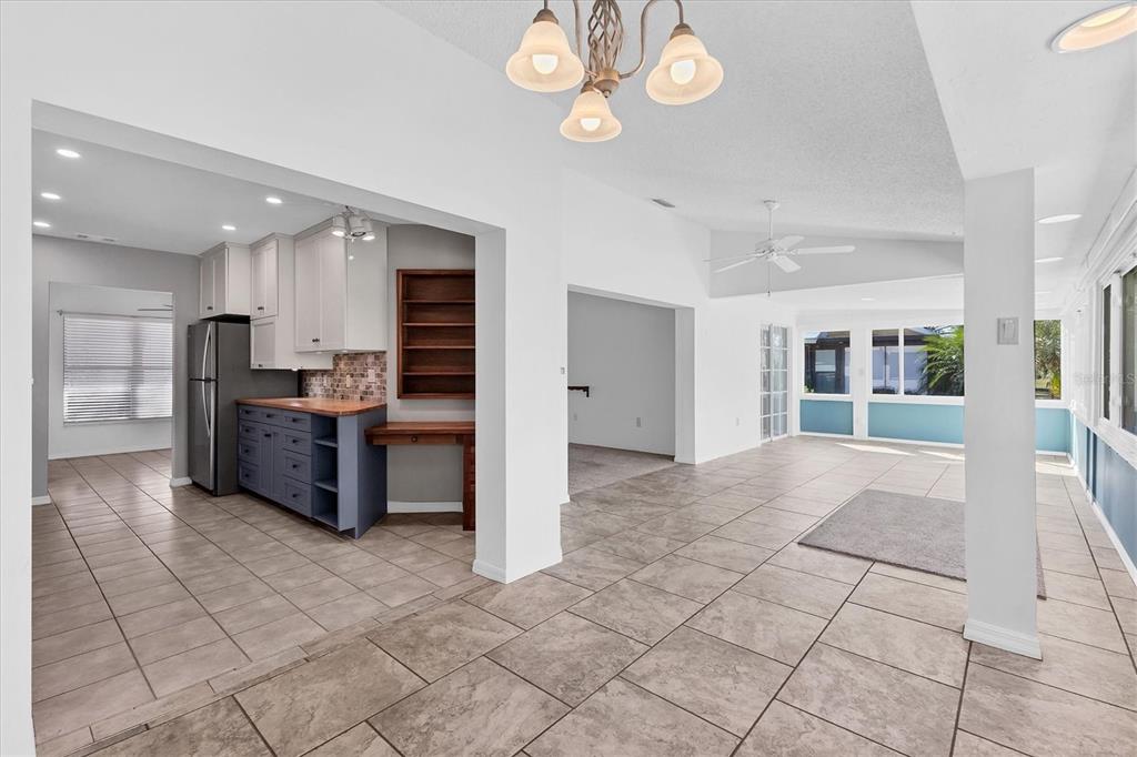 217 Southampton Drive, Unit 286 Venice, FL 34293 - Photo 10 of 66