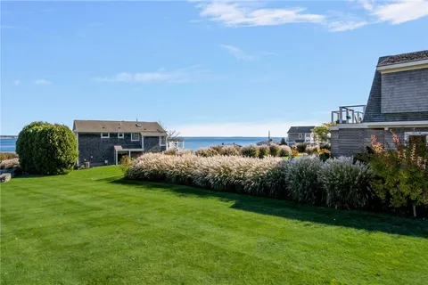 $895,000 | 18 Old Barn Road, Little Compton, RI 02837