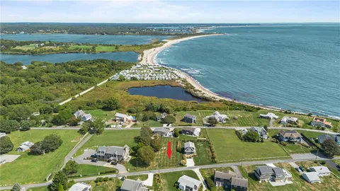 $895,000 | 18 Old Barn Road, Little Compton, RI 02837
