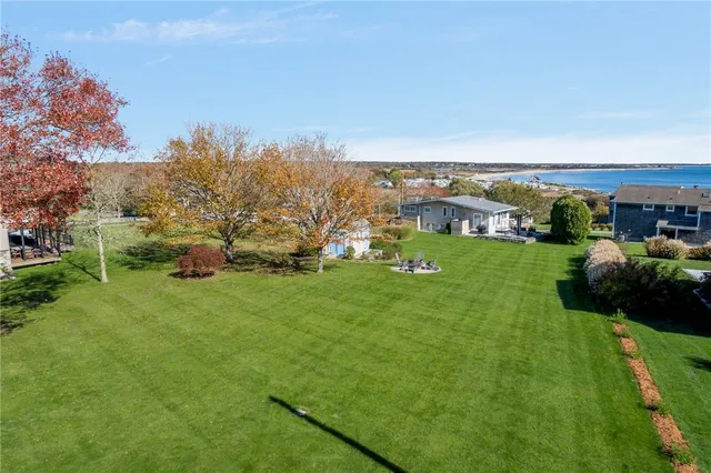 $895,000 | 18 Old Barn Road, Little Compton, RI 02837