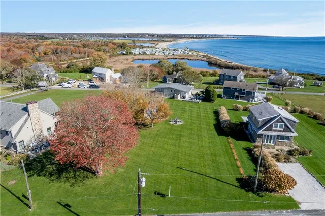 $895,000 | 18 Old Barn Road, Little Compton, RI 02837