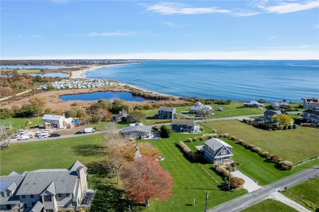 $895,000 | 18 Old Barn Road, Little Compton, RI 02837