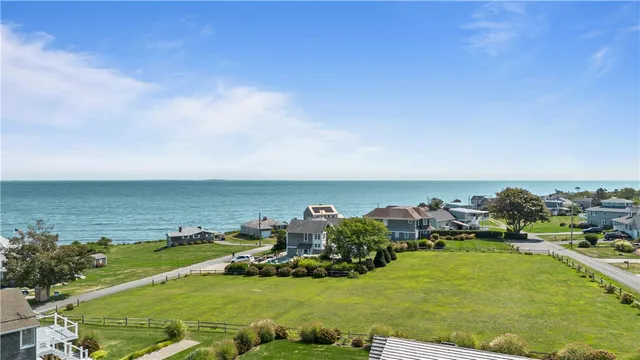 $895,000 | 18 Old Barn Road, Little Compton, RI 02837