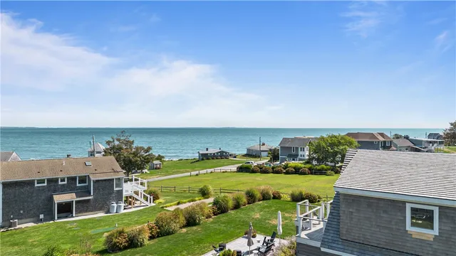 $895,000 | 18 Old Barn Road, Little Compton, RI 02837