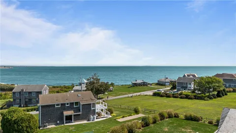 $895,000 | 18 Old Barn Road, Little Compton, RI 02837
