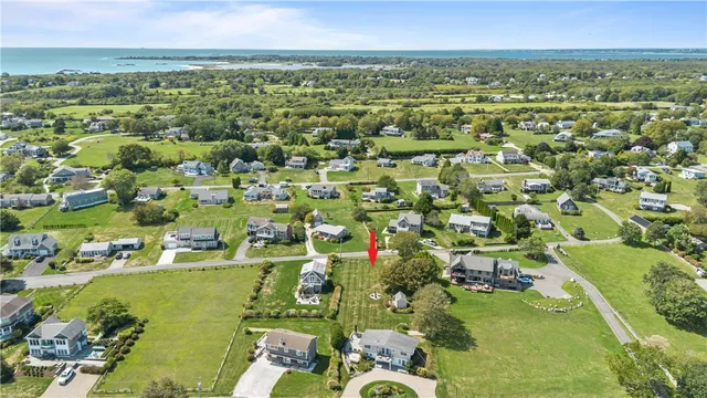 $895,000 | 18 Old Barn Road, Little Compton, RI 02837