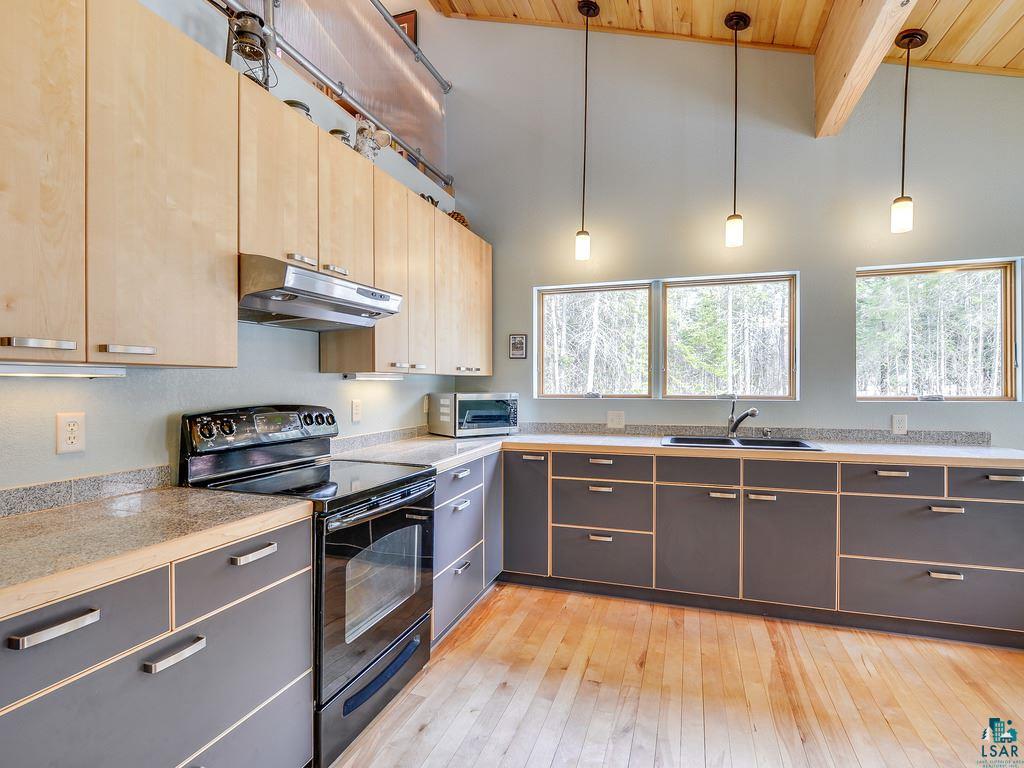 851 Forest Heights Road Two Harbors, MN 55616 - Photo 6 of 24