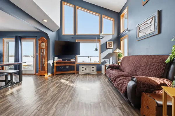 $800,000 | 700 7th Street Southeast, Forest Lake, MN 55025