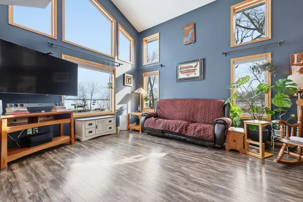 $800,000 | 700 7th Street Southeast, Forest Lake, MN 55025