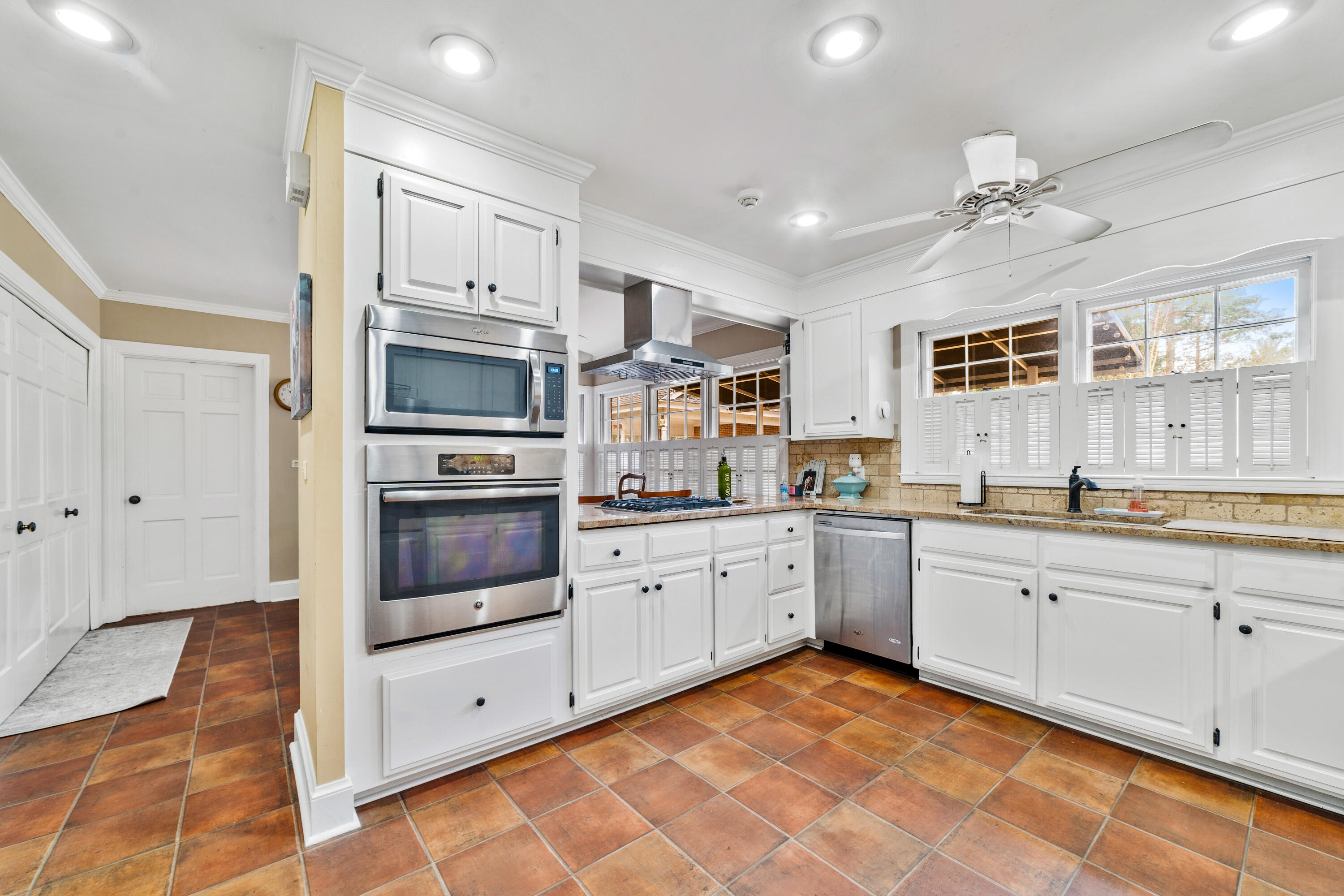 375 Hungerpiller Street Elloree, SC 29047 - Photo 6 of 36 DSC05392