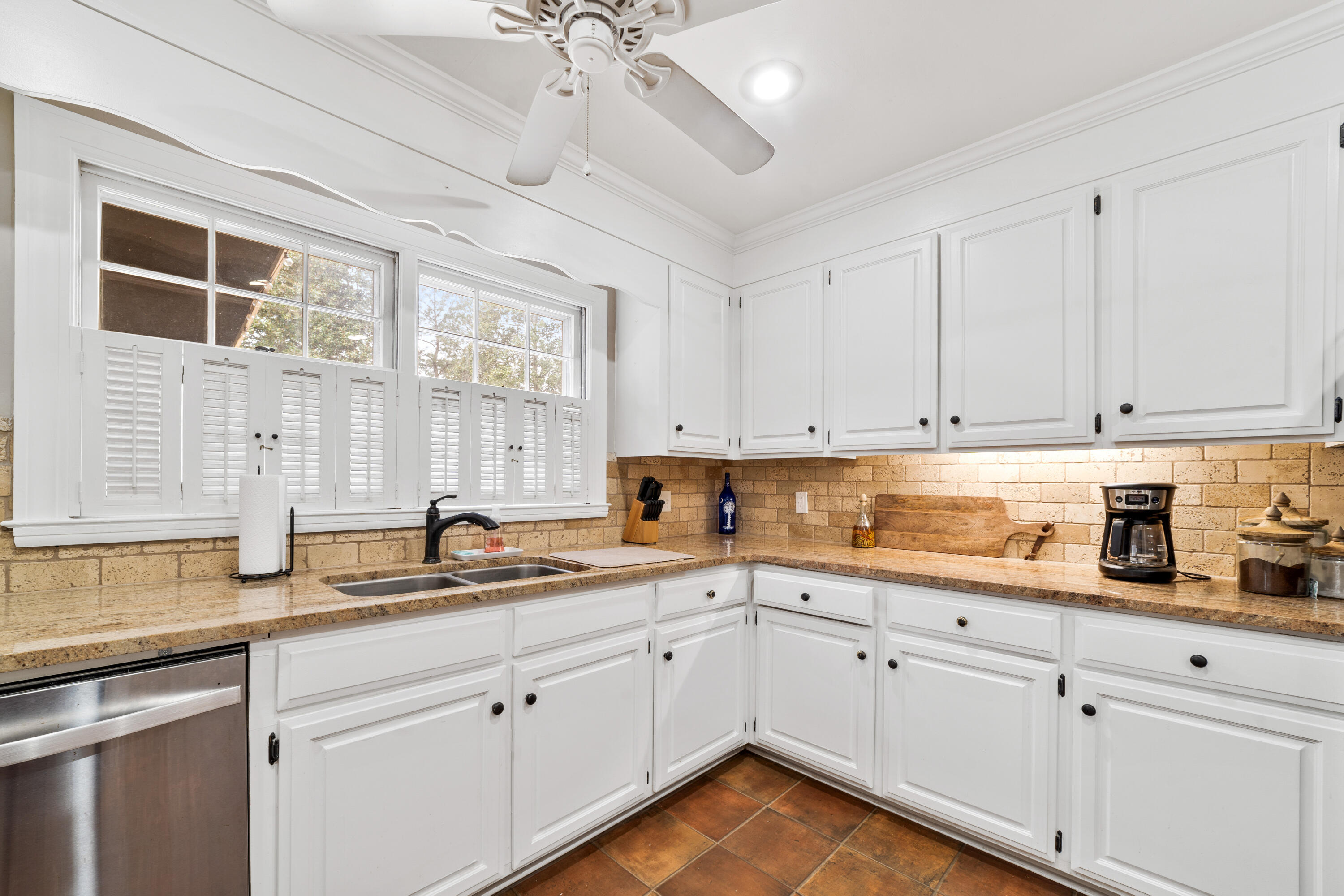 375 Hungerpiller Street Elloree, SC 29047 - Photo 7 of 36 DSC05398