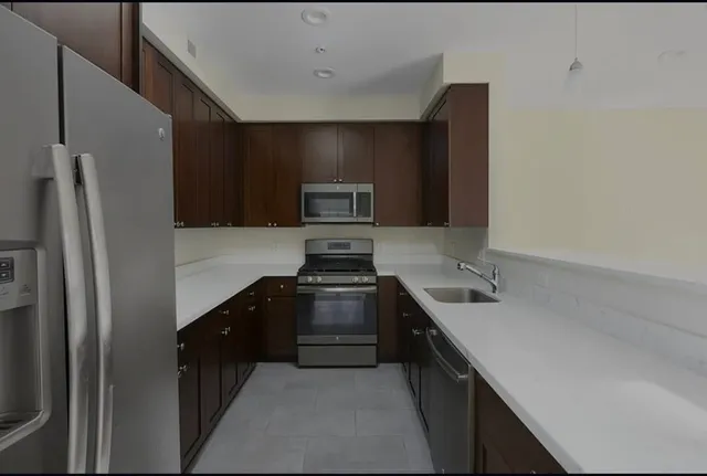 $4,200 | 70 Endicott Street, Unit 506, Norwood, MA 02062