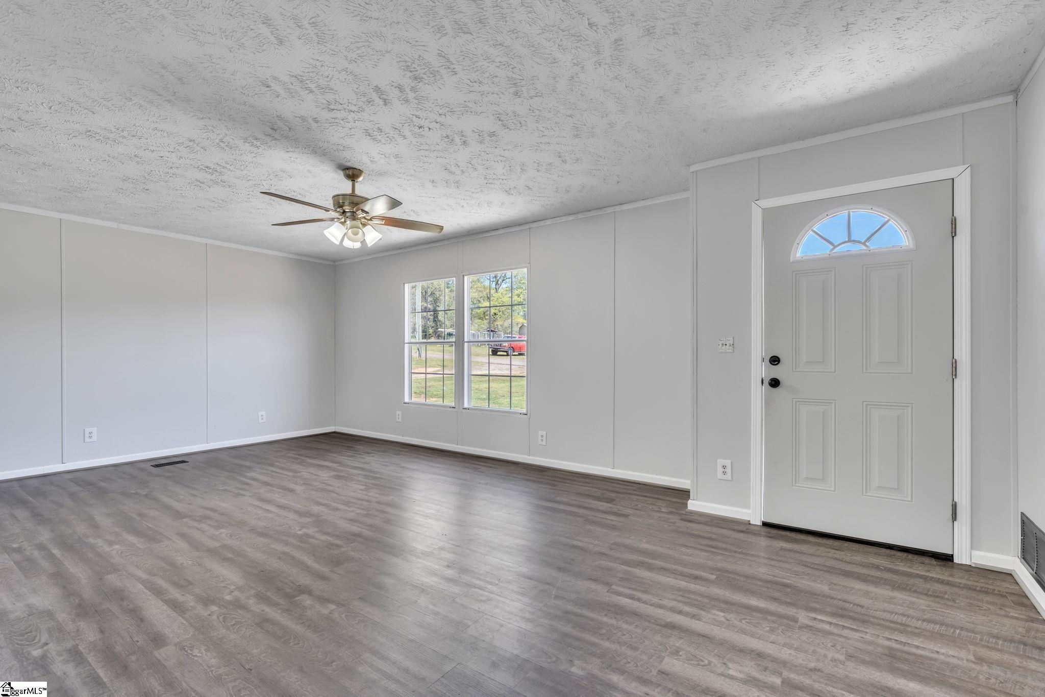 119 Ray Drive Pickens, SC 29671 - Photo 3 of 28