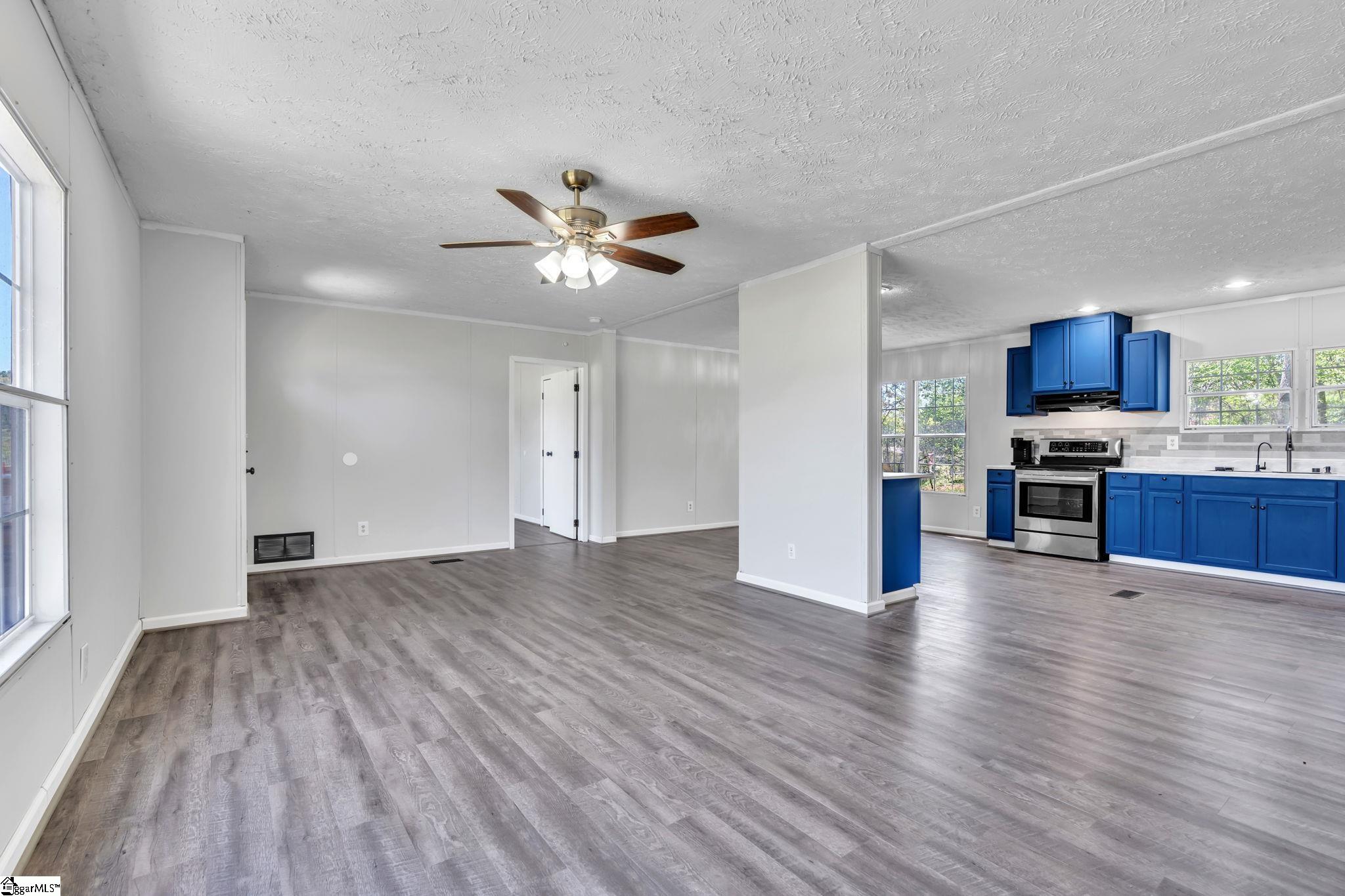 119 Ray Drive Pickens, SC 29671 - Photo 5 of 28