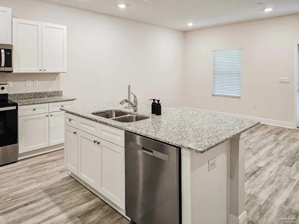 $2,095 | 1211 Fairchild Village Drive, Pensacola, FL 32504