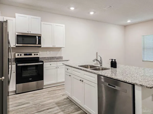 $2,095 | 1211 Fairchild Village Drive, Pensacola, FL 32504