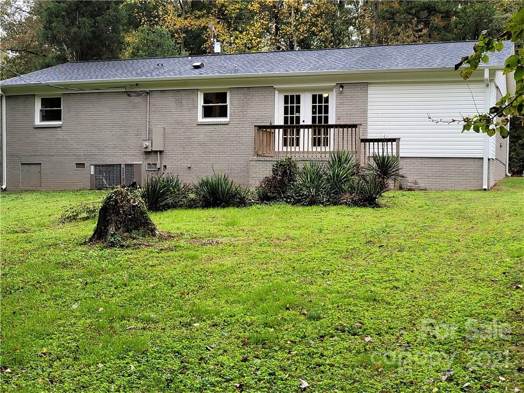 1118 Laurel Street Salisbury, NC 28144 - Photo 2 of 13 a house view with a garden space