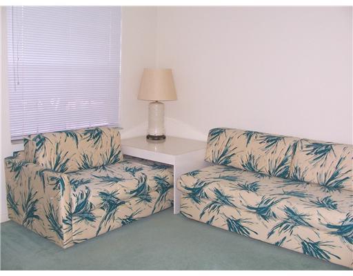 7727 La Mirada Drive, Unit 118 Boca Raton, FL 33433 - Photo 9 of 16 a living room with furniture