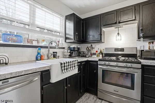 $465,000 | 76 Hickory Way, Mount Arlington, NJ 07856