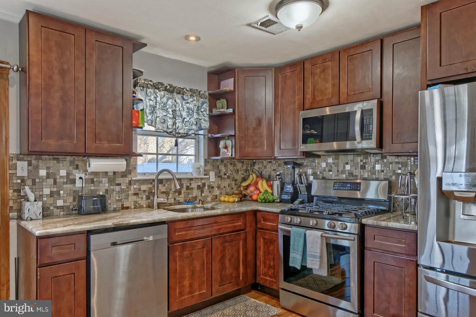 193 Crossing Way Clementon, NJ 08021 - Photo 3 of 22 Gallery Image 3