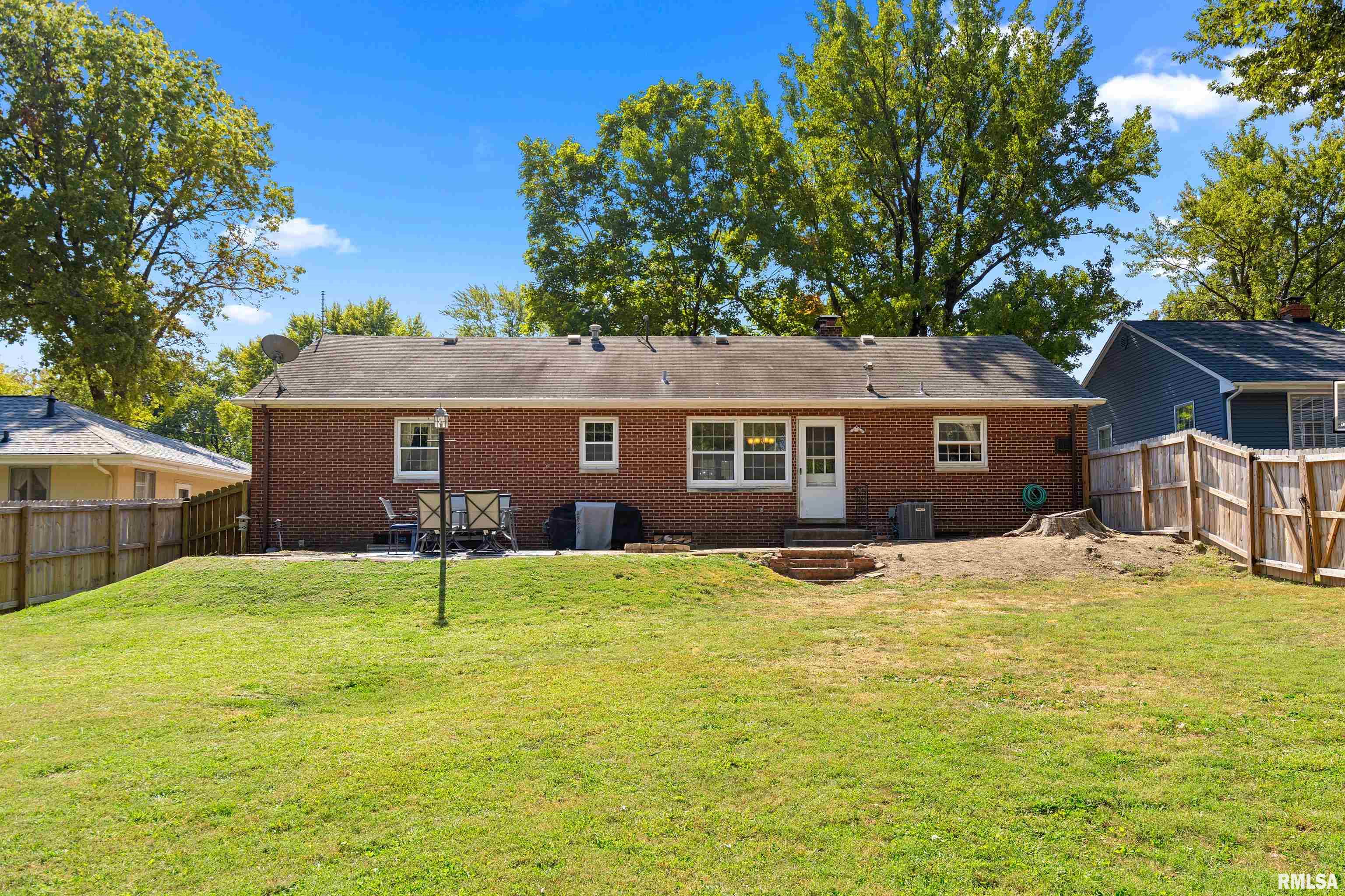 419 West Stonegate Road Peoria, IL 61614 - Photo 33 of 38 Gallery Image 33