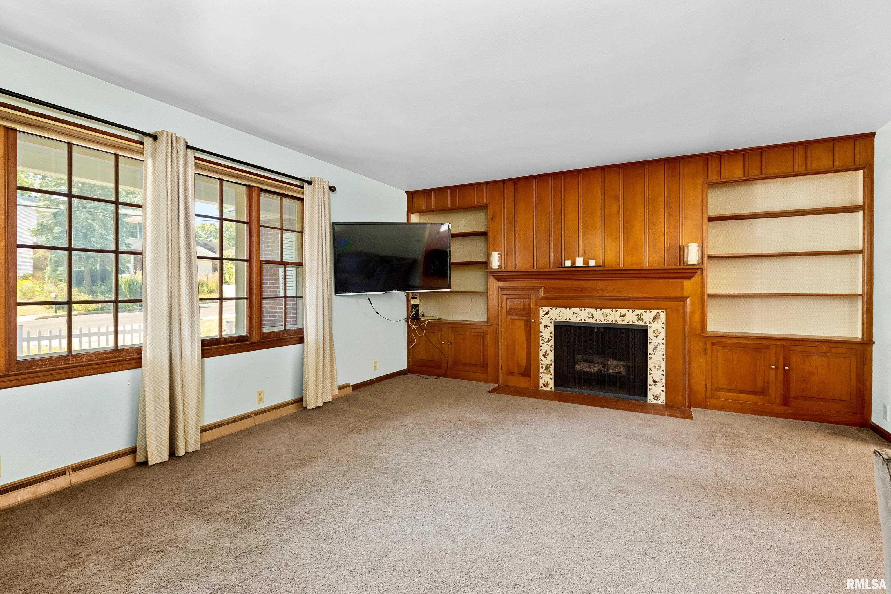 419 West Stonegate Road Peoria, IL 61614 - Photo 5 of 38 Gallery Image 5