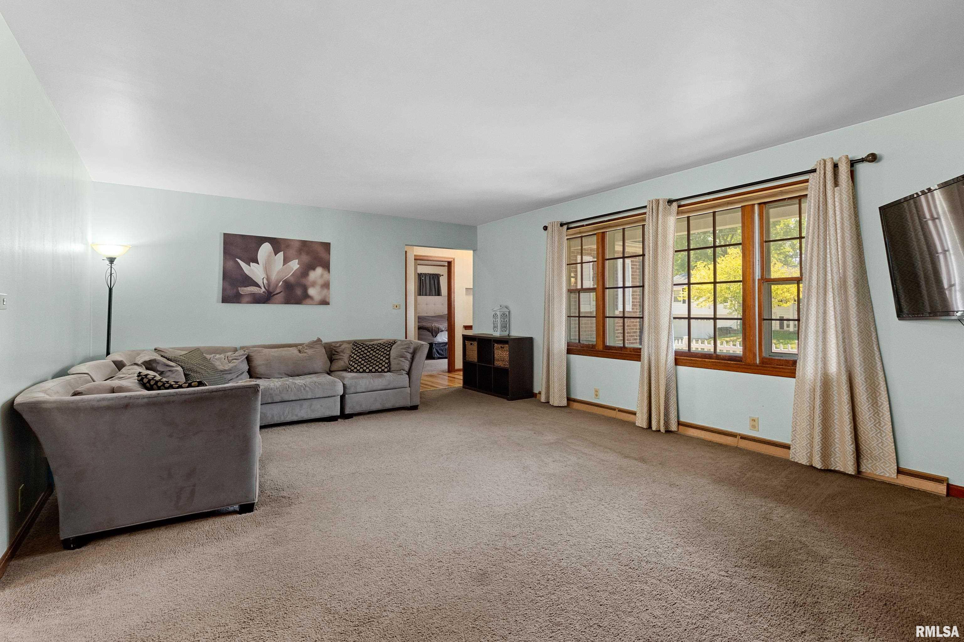 419 West Stonegate Road Peoria, IL 61614 - Photo 7 of 38 Gallery Image 7