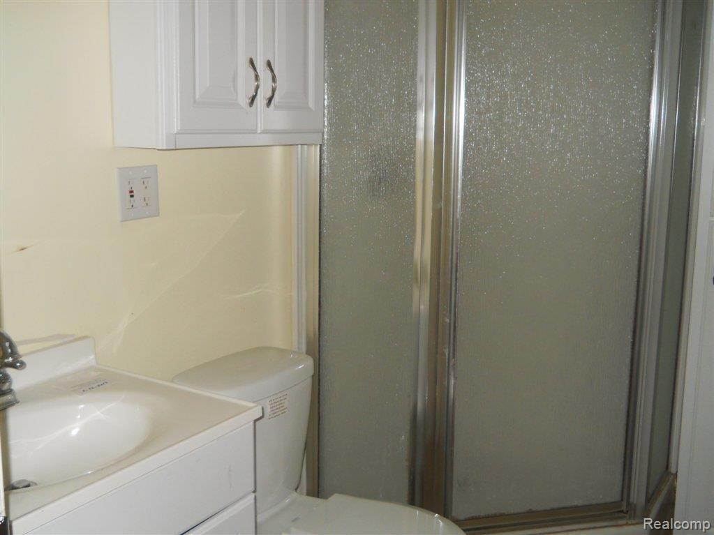 2776 Culbertson Avenue Rochester, MI 48307 - Photo 9 of 11 DSCN0023.JPG