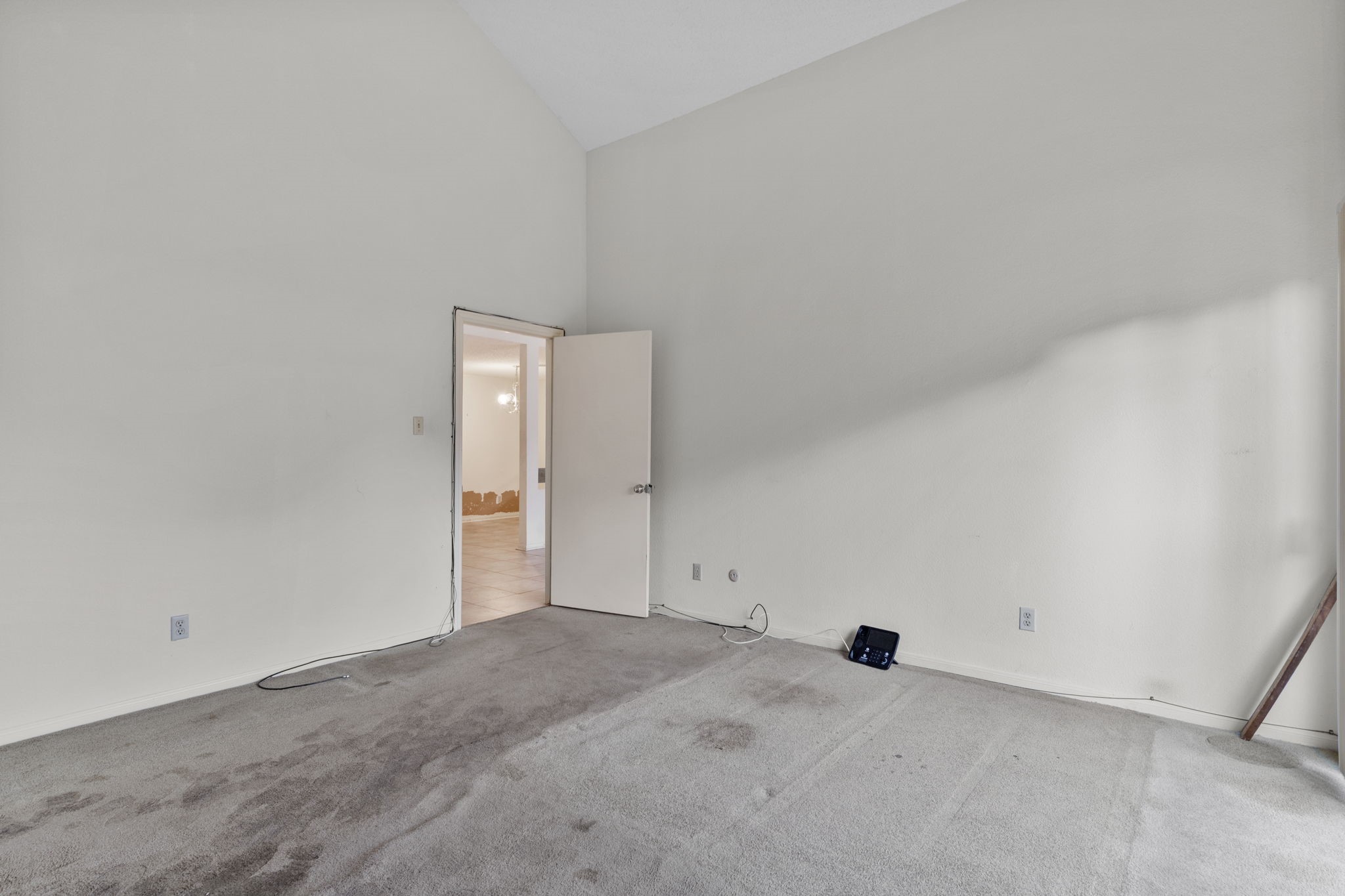 8239 Twin Tree Lane Houston, TX 77071 - Photo 13 of 28 Vaulted Ceilings