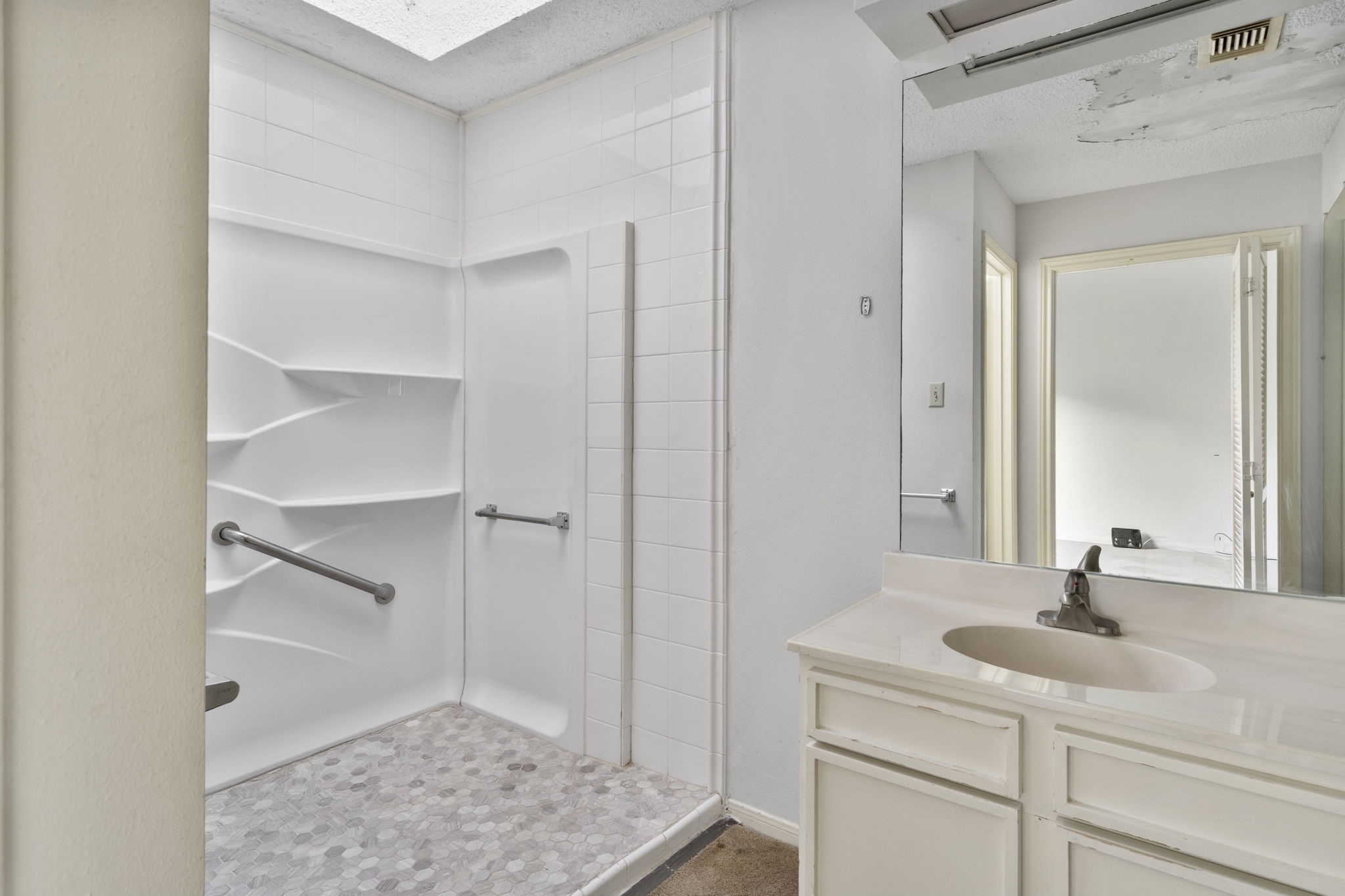 8239 Twin Tree Lane Houston, TX 77071 - Photo 17 of 28 Accessible Shower in Primary Bathroom, Very Spacious Layout