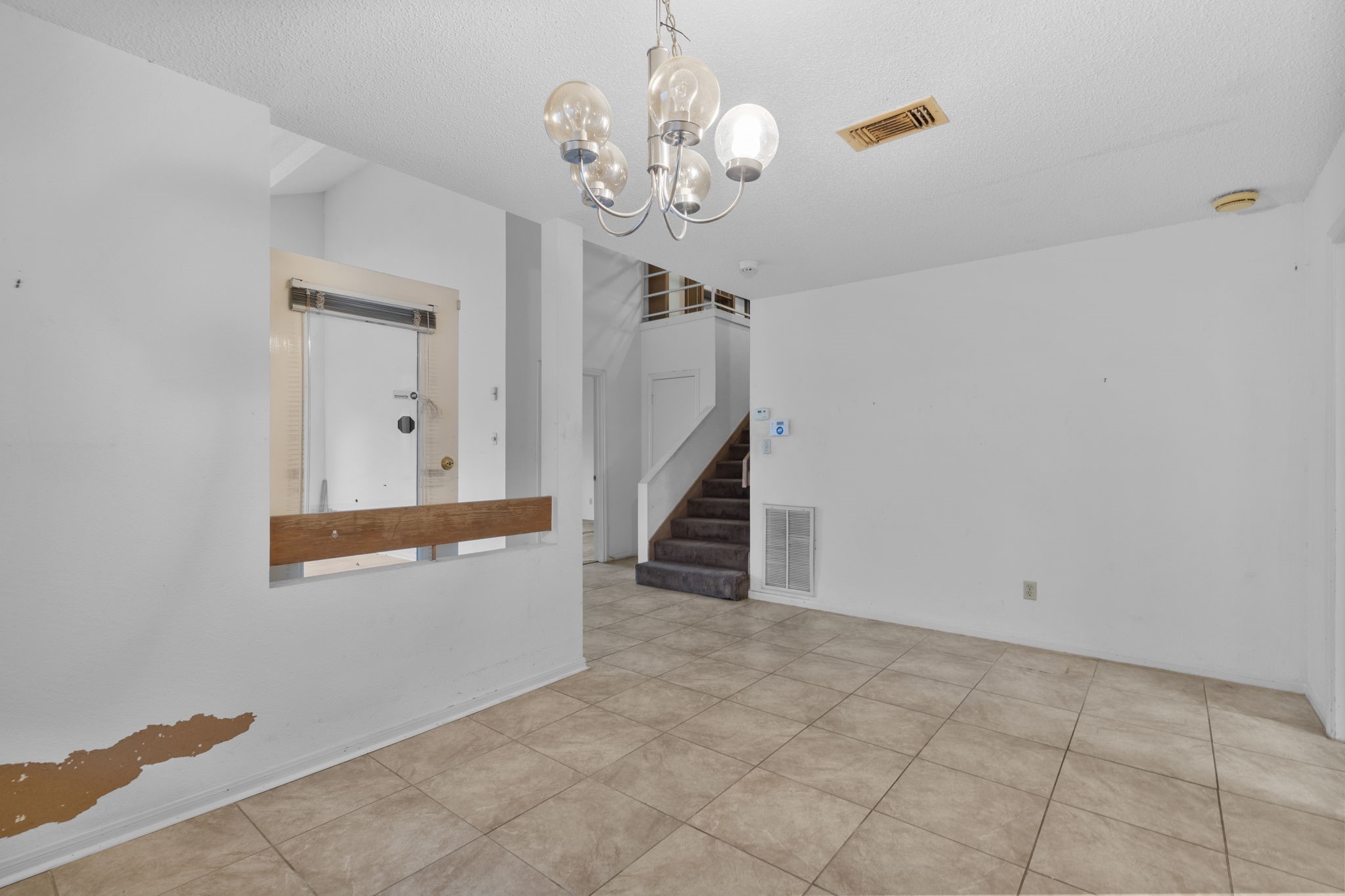 8239 Twin Tree Lane Houston, TX 77071 - Photo 8 of 28 Dining Room