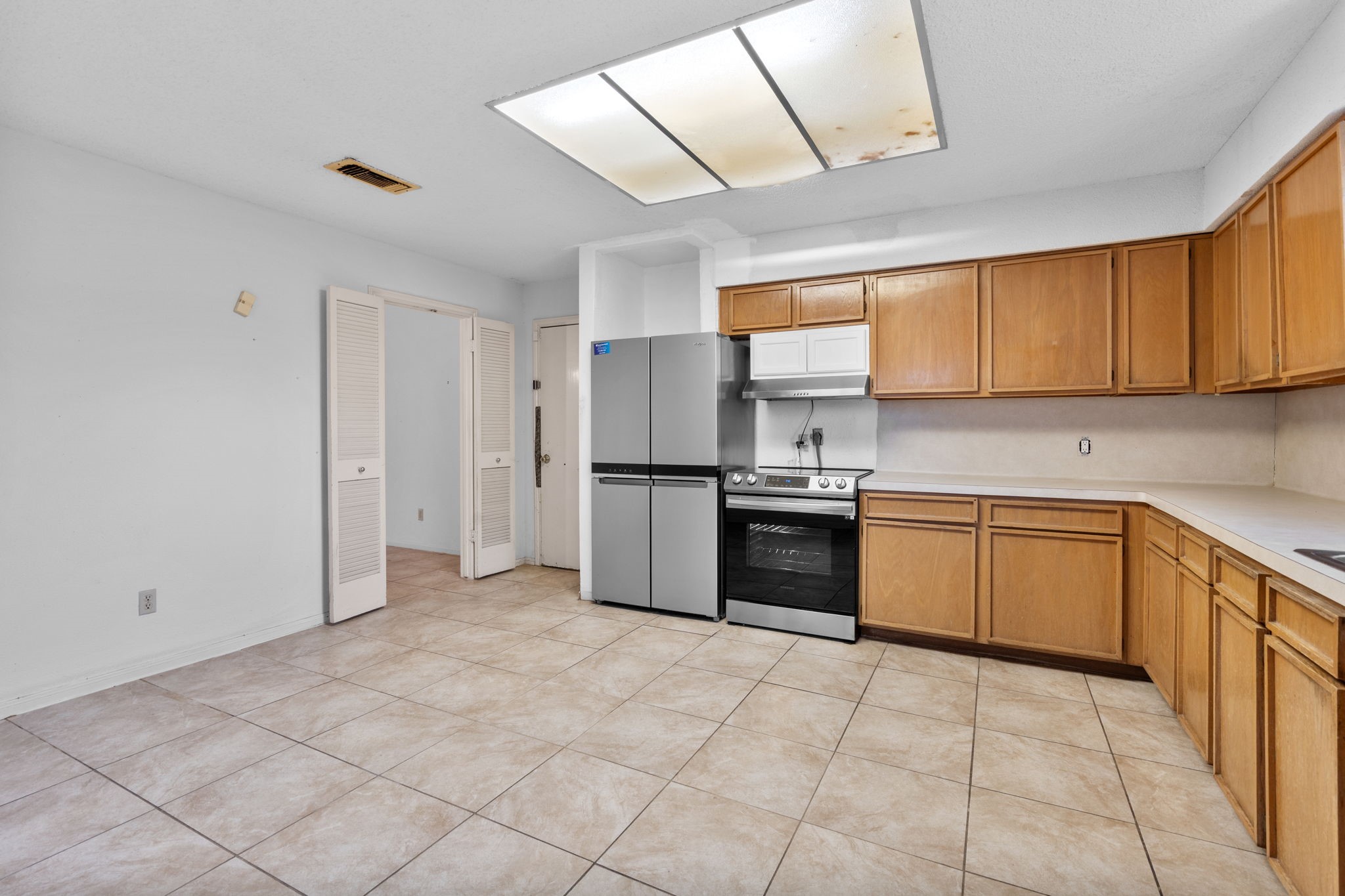 8239 Twin Tree Lane Houston, TX 77071 - Photo 9 of 28 Open Layout