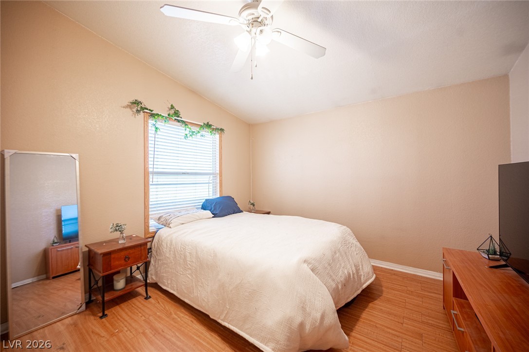 3200 Maple Road Pahrump, NV 89048 - Photo 27 of 53 A comfortable private space with a vaulted ceiling.