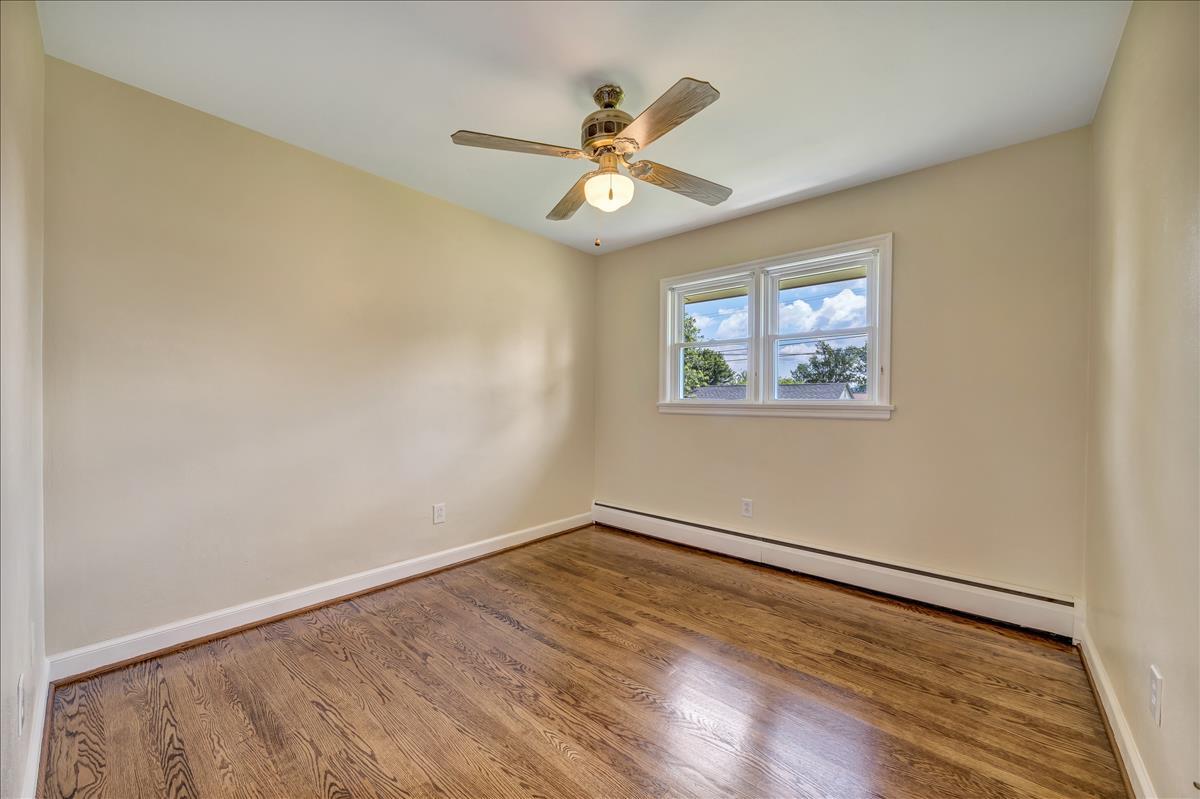5523 Littleton Road Roanoke, VA 24012 - Photo 12 of 26 bedroom 3