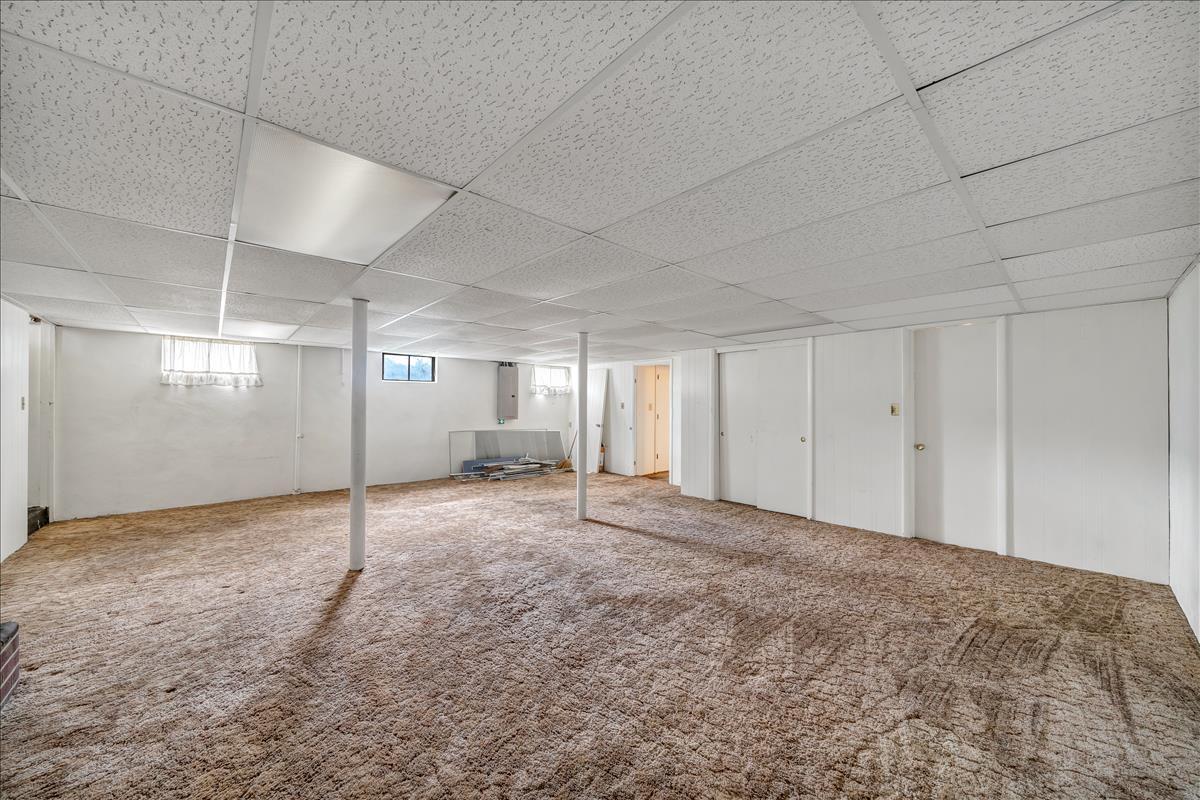 5523 Littleton Road Roanoke, VA 24012 - Photo 17 of 26 great room downstairs 2