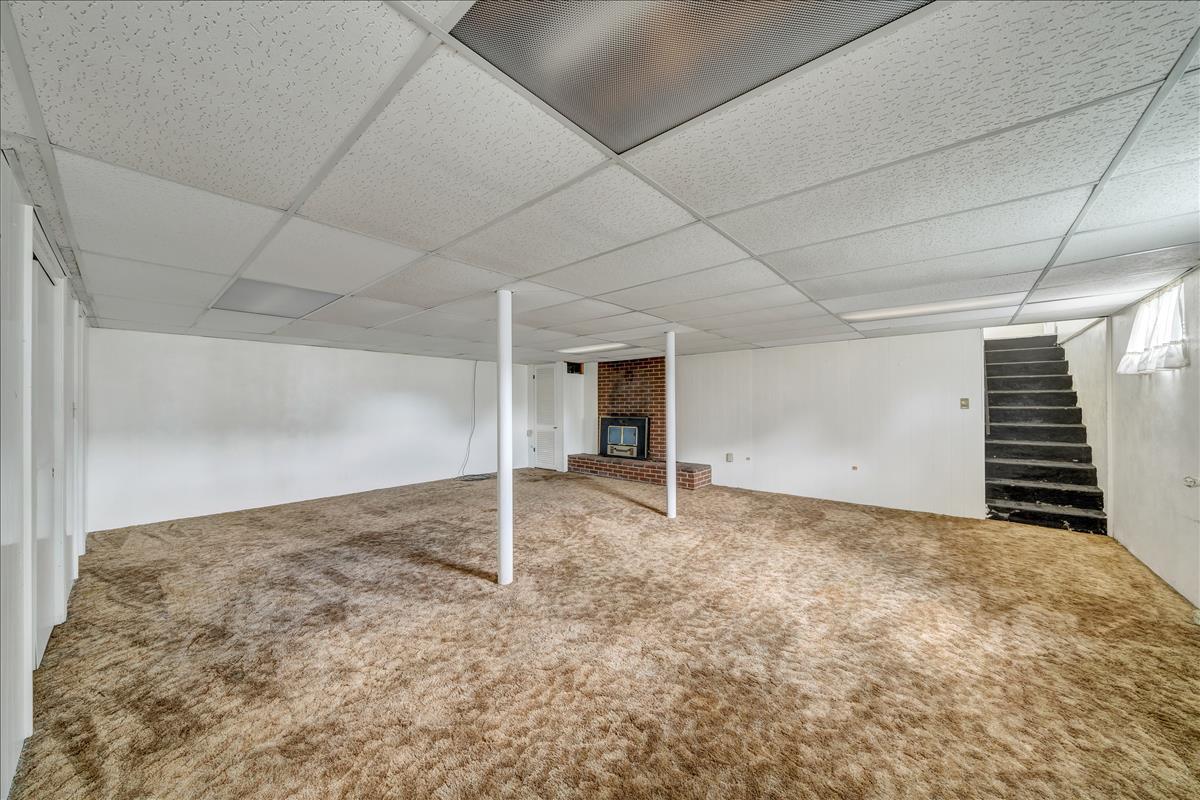 5523 Littleton Road Roanoke, VA 24012 - Photo 18 of 26 great room downstairs