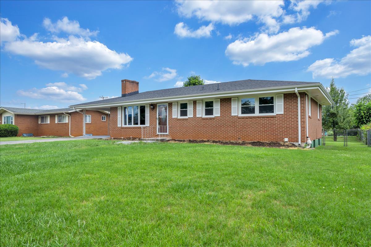 5523 Littleton Road Roanoke, VA 24012 - Photo 26 of 26 front of house