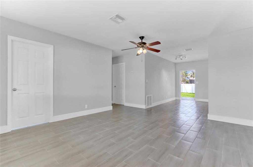 2822 North Dixie Highway Boca Raton, FL 33431 - Photo 14 of 22 a view of an empty room with a window