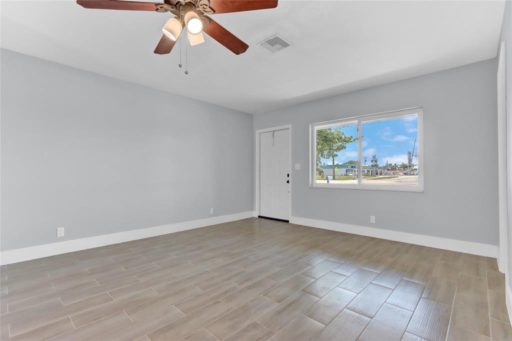 2822 North Dixie Highway Boca Raton, FL 33431 - Photo 17 of 22 a view of an empty room with a window