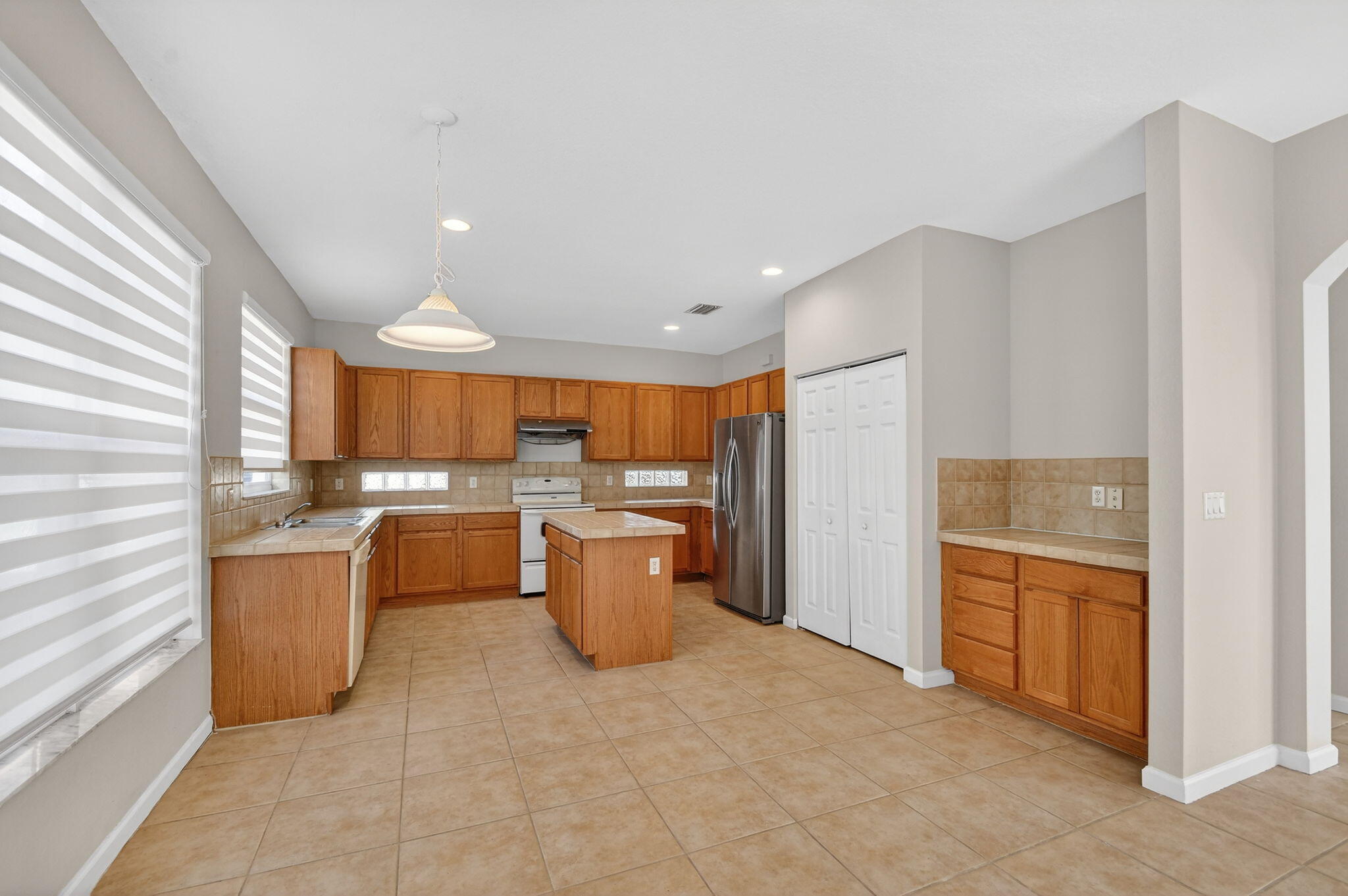 1053 Center Stone Lane Riviera Beach, FL 33404 - Photo 11 of 51 Kitchen Area