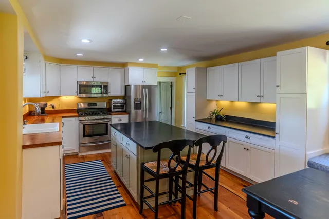 $728,500 | 221 Grout Road, Weathersfield, VT 05151