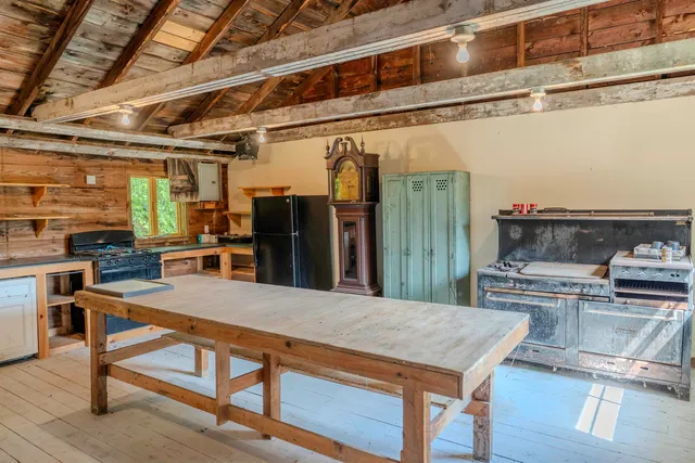 $728,500 | 221 Grout Road, Weathersfield, VT 05151