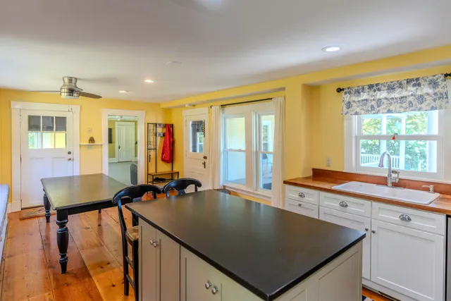 $728,500 | 221 Grout Road, Weathersfield, VT 05151