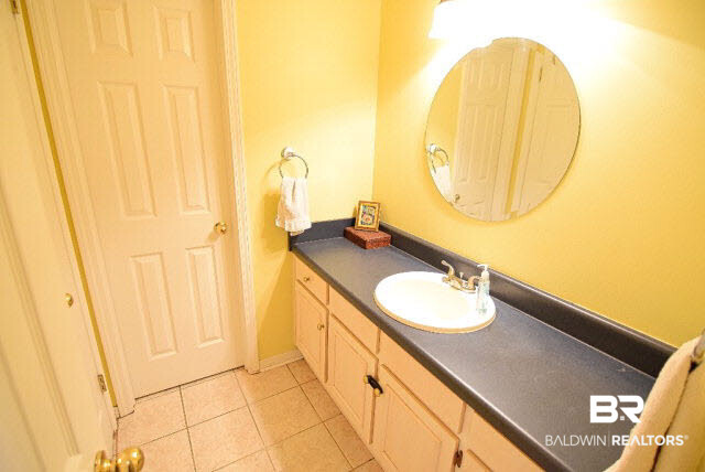 17250 Phillips Place Fairhope, AL 36532 - Photo 19 of 37 Guest Bathroom