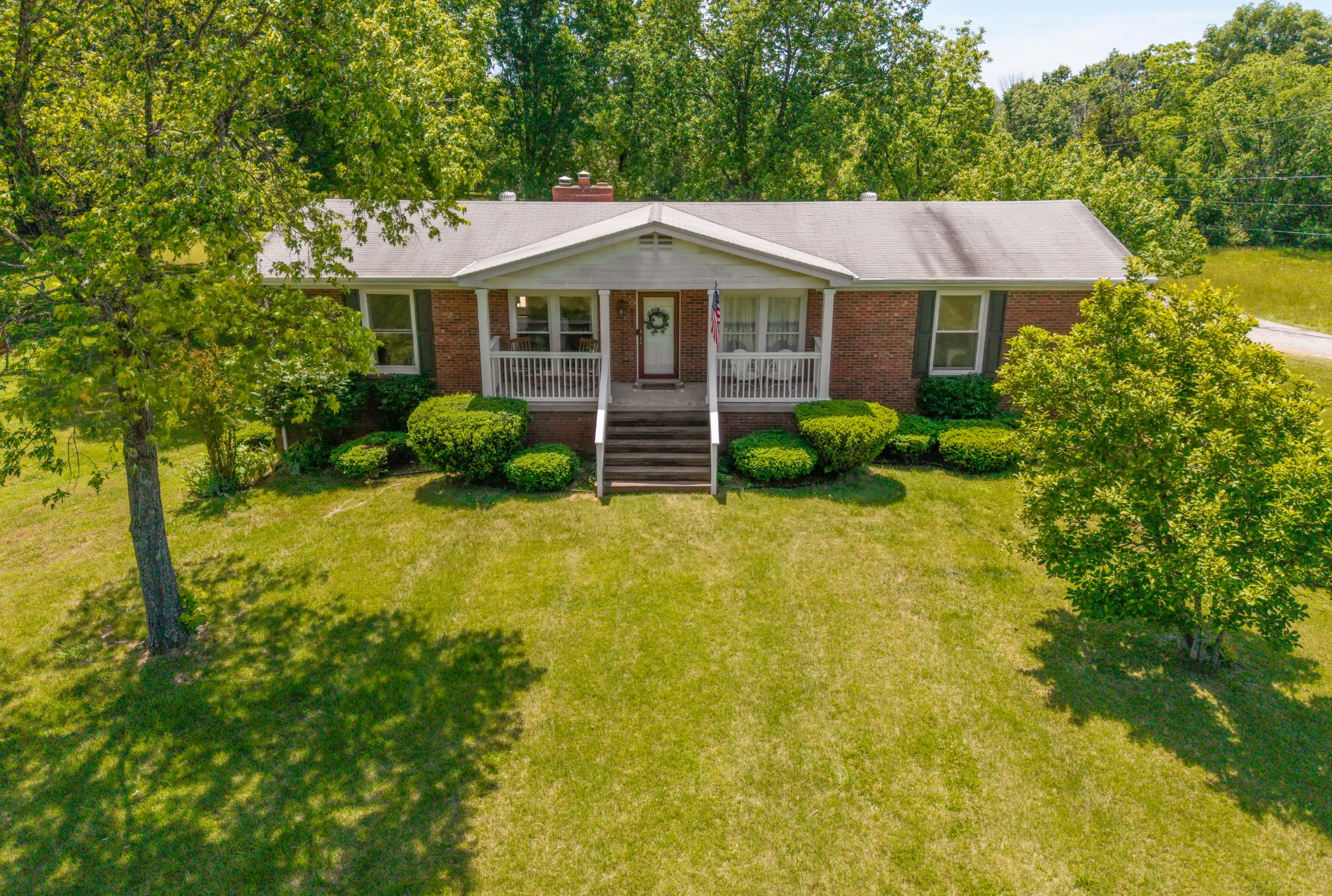 817 Fredricksburg Road Mount Juliet, TN 37122 - Photo 6 of 56 a front view of a house with garden