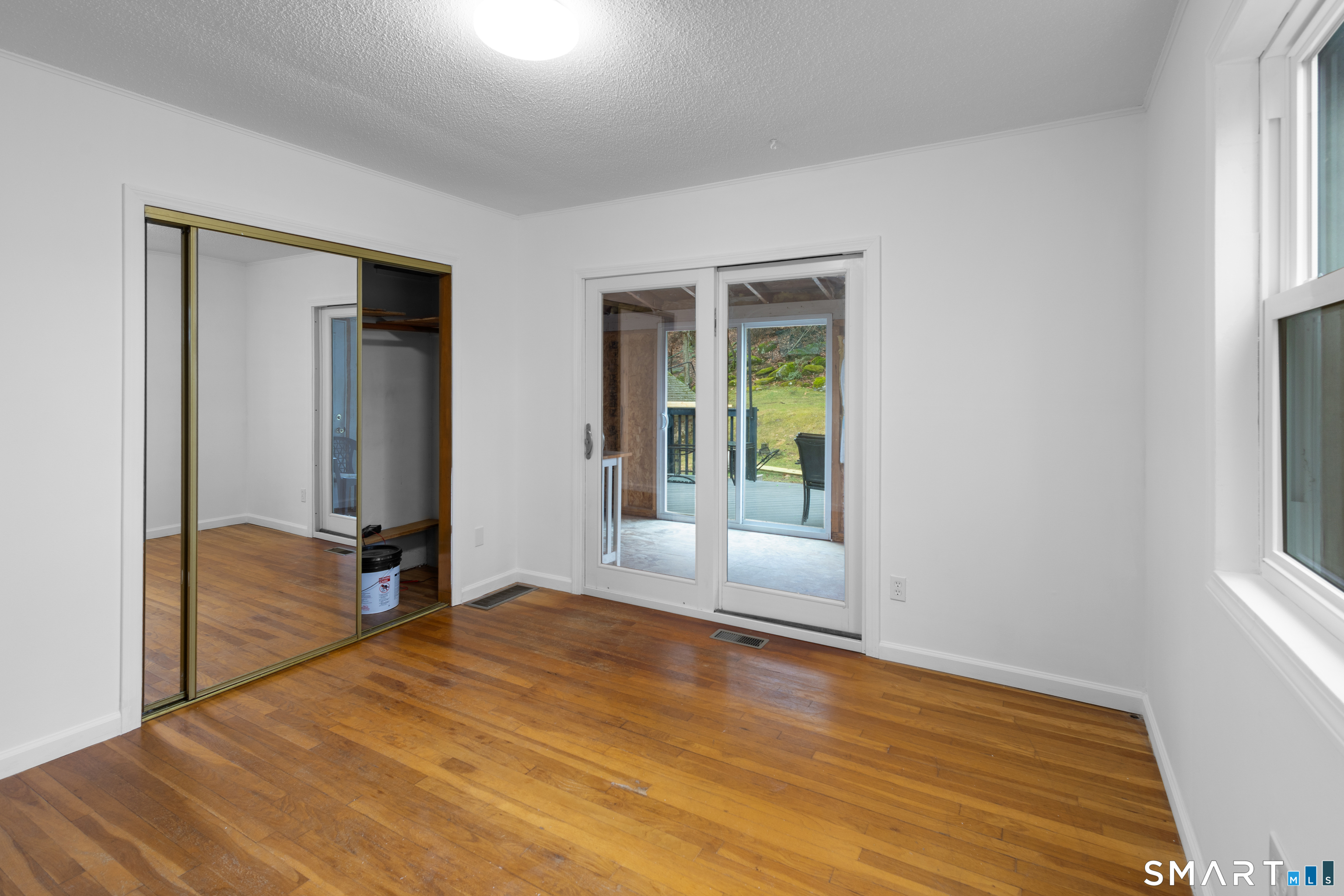 503 Waterbury Road Bristol, CT 06010 - Photo 13 of 37