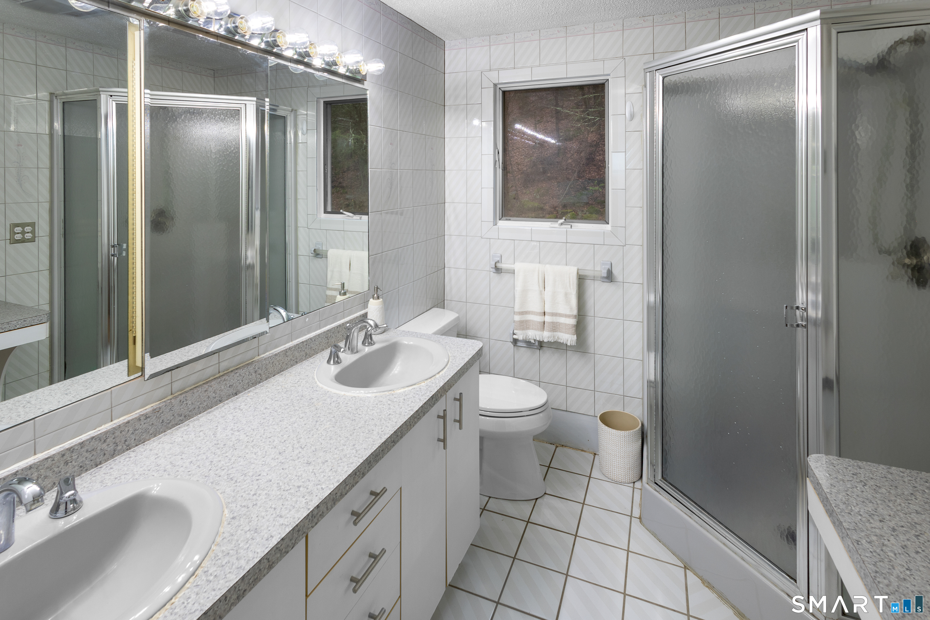 503 Waterbury Road Bristol, CT 06010 - Photo 18 of 37