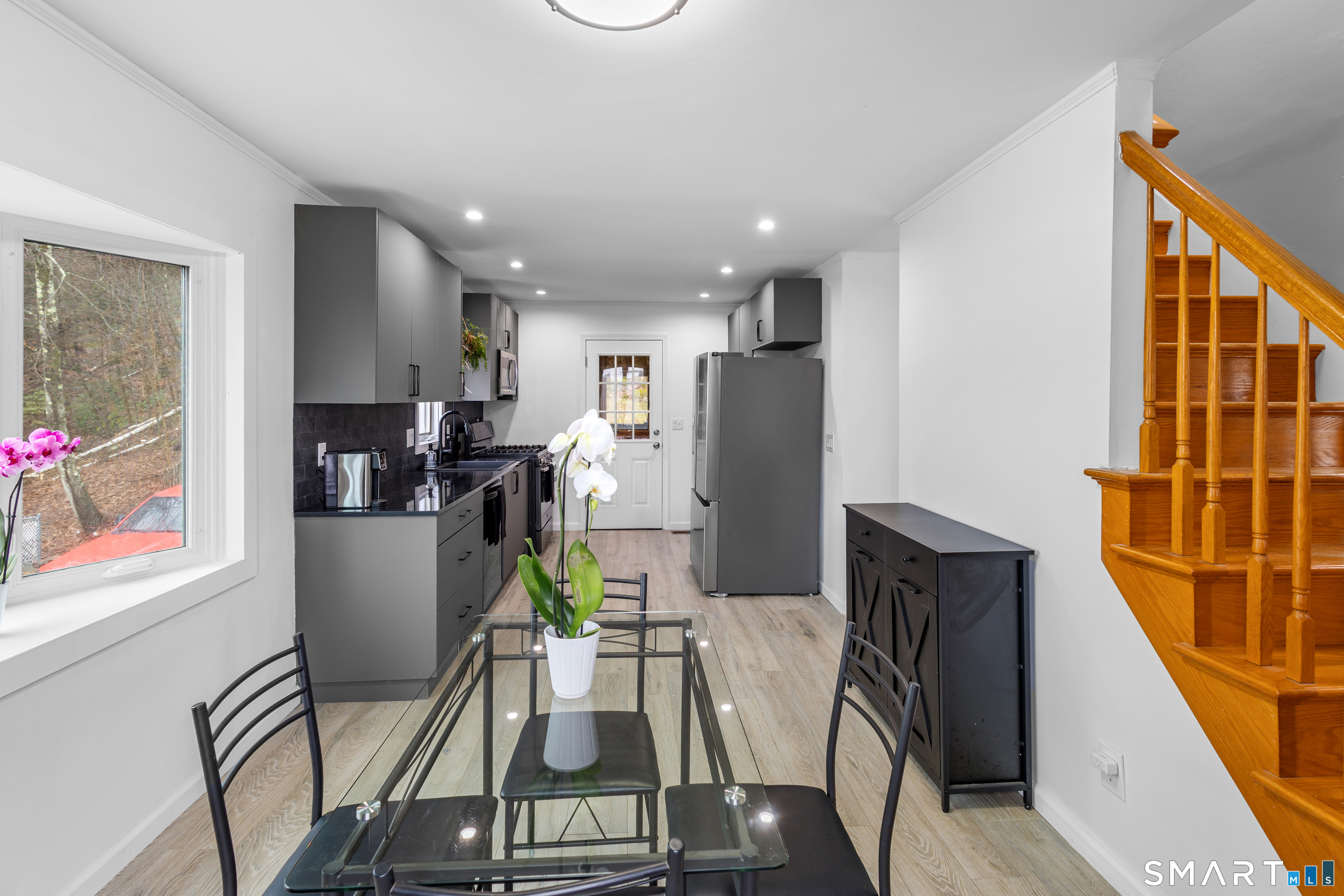 503 Waterbury Road Bristol, CT 06010 - Photo 7 of 37